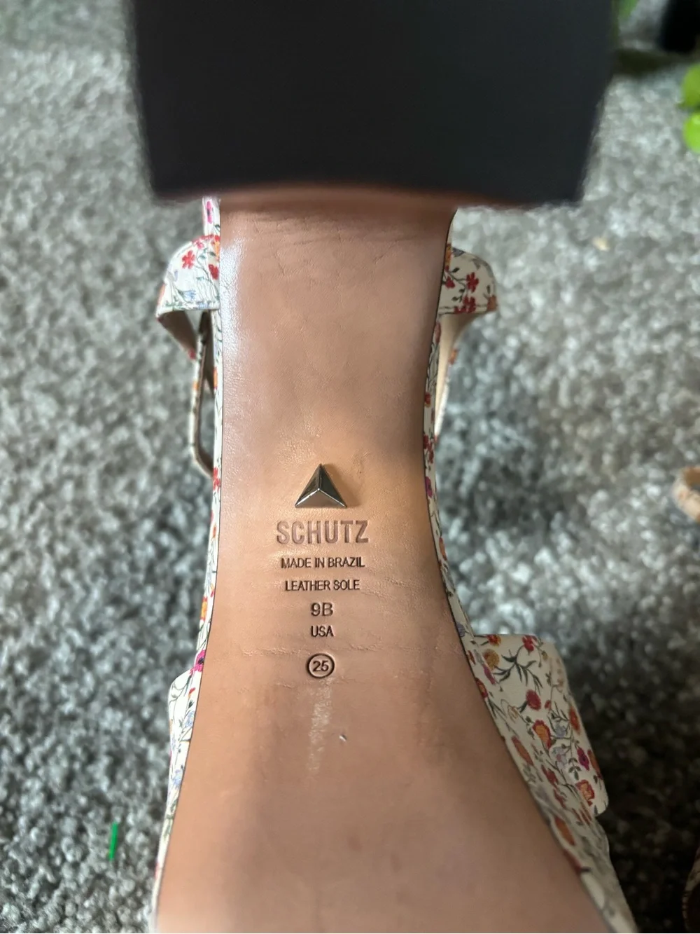 SCHUTZ Keefa Platform Sandal in Floral | Size 9 - Picture 7 of 7